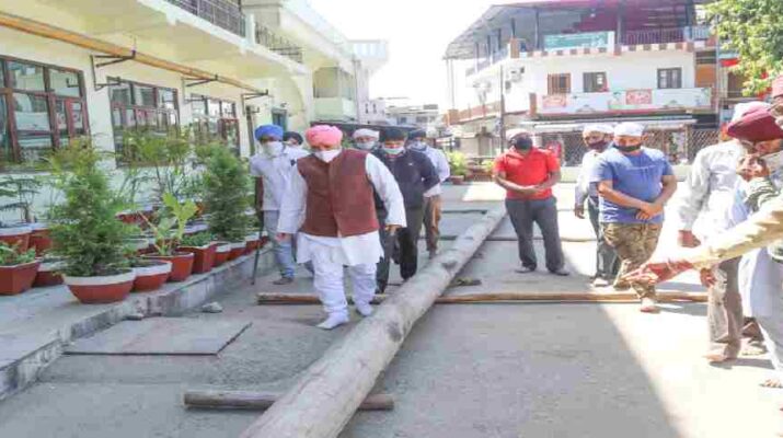 झण्डे जी मेला प्रबन्धन समिति ने शुरू की मेला आयोजन की तैयारियां, देखें कौन और किस दिन चढ़ाया जायेगा दर्शनी गिलाफ 1 Hello Uttarakhand News »