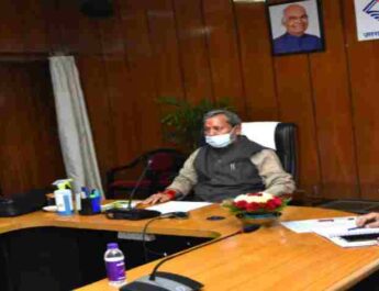 अधिकारियों को जनप्रतिनिधियों के साथ लगातार संवाद की हिदायत, जनता से जुड़े कार्यों को दें प्राथमिकता - मुख्यमंत्री तीरथ सिंह रावत 3 Hello Uttarakhand News »