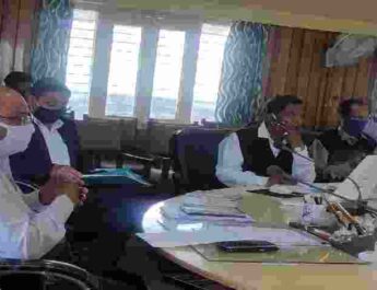 पिथौरागढ़: जिलाधिकारी आनन्द स्वरूप ने जनपद के सभी शासकीय कार्यालयों में सावधानी बरतने के लिए की नई गाइडलाइन जारी 4 Hello Uttarakhand News »