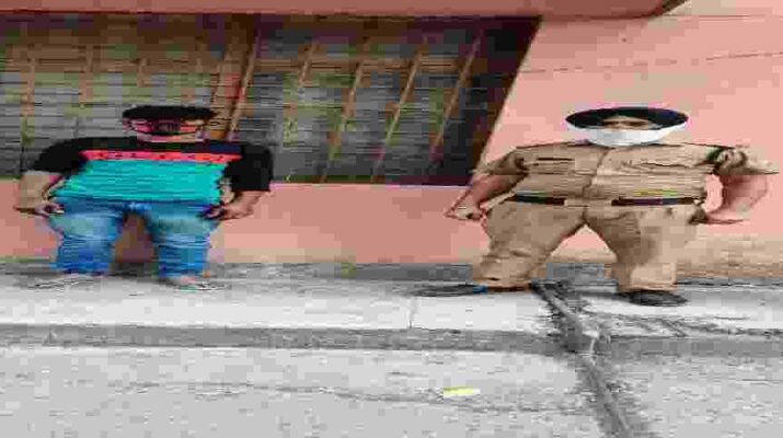 नाबालिक लड़की के साथ बहला-फुसलाकर कर दुष्कर्म करने तथा जान से मारने की धमकी देकर नकदी एवं जेवरात हड़पने वाला शातिर अपराधी गिरफ्तार 8 Hello Uttarakhand News » Page 2 of 2