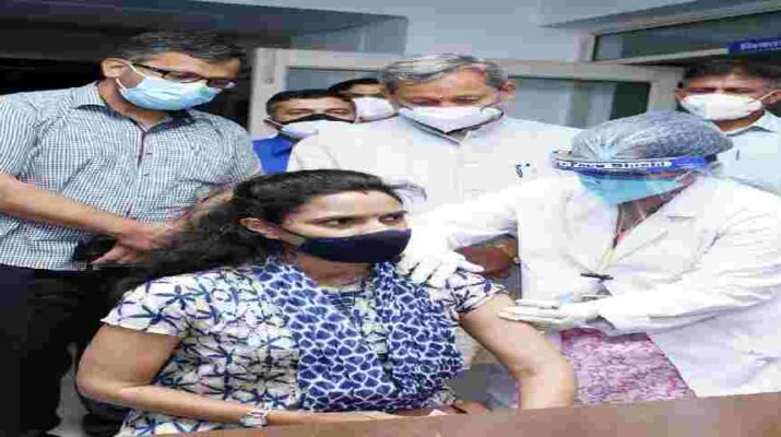 मुख्यमंत्री तीरथ सिंह रावत ने सचिवालय में चल रहे कोविड टीकाकरण कैम्प का किया मुआयना, सचिवालय संघ के अध्यक्ष दीपक जोशी ने सचिवालय में टीकाकरण कैम्प के लिए मुख्यमंत्री का किया व्यक्त आभार 1 Hello Uttarakhand News »