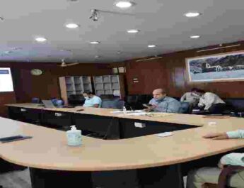 उत्तराखंड: डेंगू रोग की प्रभावी रोकथाम व नियंत्रण की बैठक, सभी विद्यालय अपने अध्यापकों के माध्यम से विद्यार्थियों एवं अभिभावकों को डेंगू की रोकथाम के प्रति ऑनलाइन जागरूक करने का करें प्रयास-मुख्य सचिव 3 Hello Uttarakhand News »