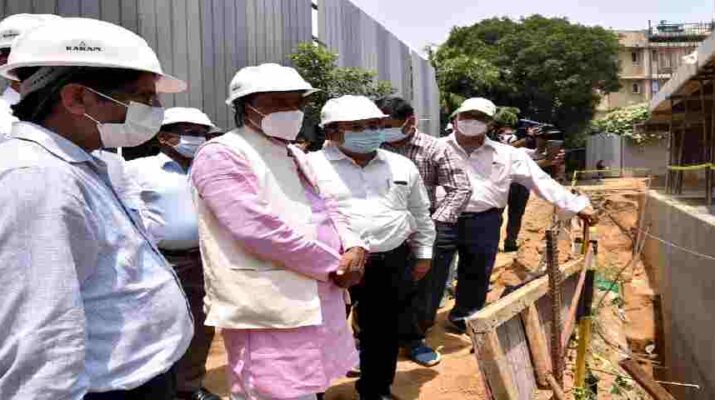 Uttarakhand: पेयजल मंत्री बिशन सिंह चुफाल ने नई दिल्ली में निर्माणाधीन भवन उत्तराखण्ड निवास का किया निरीक्षण, कहा - निर्माण कार्य, गुणवत्ता बनाए रखते हुए तय की गई समय सीमा में पूरा करना सुनिश्चित किया जाए 1 Hello Uttarakhand News »