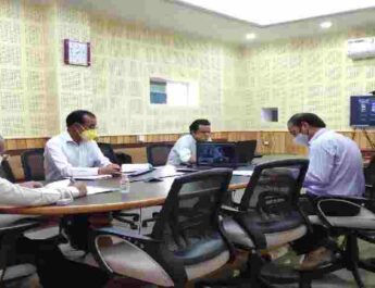 Pithoragarh: जिले में मुख्यमंत्री की शत घोषणाओं को धरातल पर क्रियान्वयन कर मूर्त रूप देना आवश्यकीय - जिलाधिकारी आनन्द स्वरूप 2 Hello Uttarakhand News &raquo;