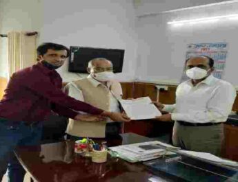 Uttarakhand: पुलिसकर्मियों का एसीपी विसंगति मामला, मोर्चा ने मुख्यमंत्री के प्रमुख सलाहकार शत्रुघ्न सिंह को सौंपा ज्ञापन 4 Hello Uttarakhand News »