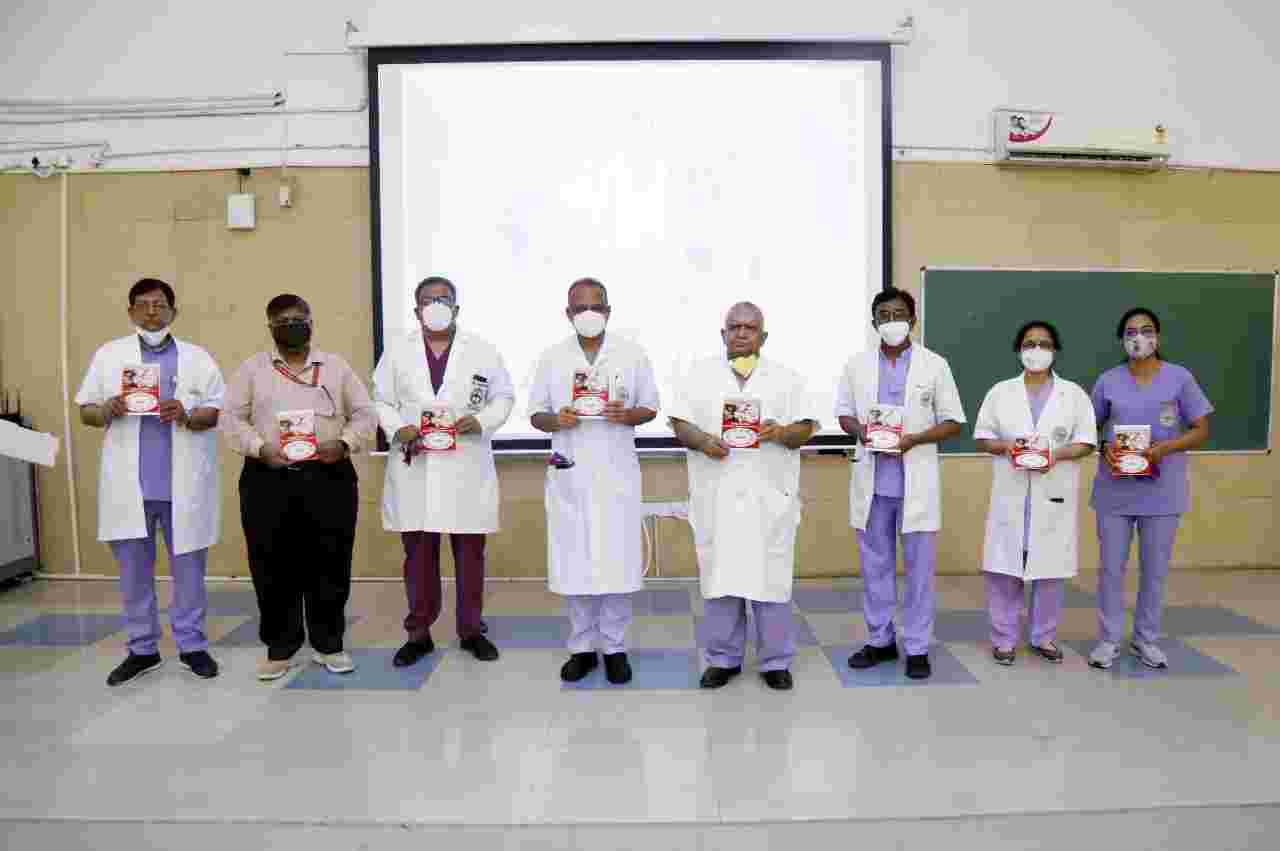 एम्स ऋषिकेश (AIIMS Rishikesh) में मनाया गया डॉक्टर्स डे, हमेशा बीमार की चिकित्सा सेवा का धर्म याद रखें और हर परिस्थिति में अपने चिकित्सा धर्म का पालन करें - प्रोफेसर रवि कांत 2 Hello Uttarakhand News »