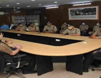 Uttarakhand: नए मुख्य सचिव एस एस संधू से पुलिस विभाग के समस्त उच्चाधिकारियों ने की शिष्टाचार भेंट, कहा-बेहतर कानून व्यवस्था राज्य सरकार की प्राथमिकता 2 Hello Uttarakhand News »