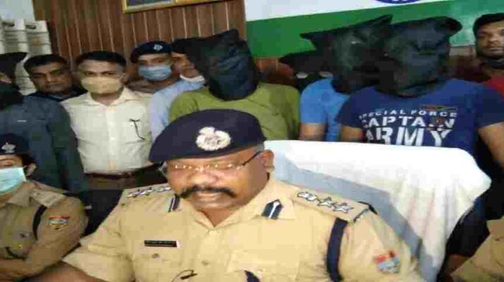 हरिद्वार पुलिस एंव एसटीएफ ने मिलकर किया 04 दिन के अन्दर हरिद्वार की सबसे बडी डकैती का खुलासा, कुख्यात ताऊ गैंग के सरगना सहित 08 गिरफ्तार 1 Hello Uttarakhand News »