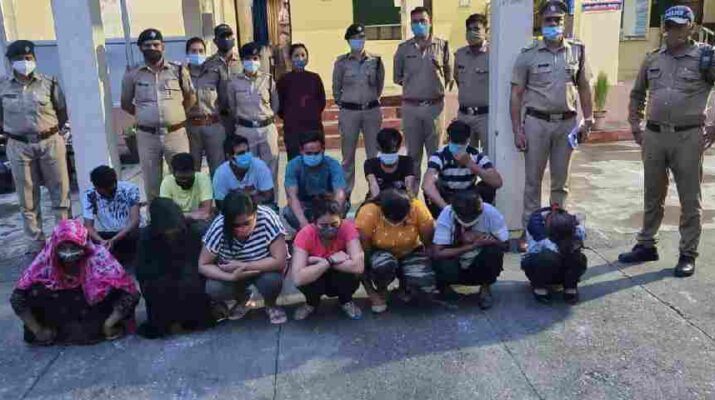 Dehradun: पटेलनगर पुलिस को मिली बड़ी सफलता, बडे स्तर पर चल रहे अवैध देह व्यापार का किया खुलासा, अबैध धन्धे मे लिप्त 07 महिलाएँ व 06 पुरुष सहित 13 व्यक्ति गिरफ्तार 1 Hello Uttarakhand News »