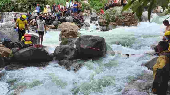 Uttarakhand: वैकल्पिक पुल को पार करते समय एक युवक की पैर फिसलने से हुई मौत, SDRF ने डूबे युवक का किया शव बरामद 1 Hello Uttarakhand News »