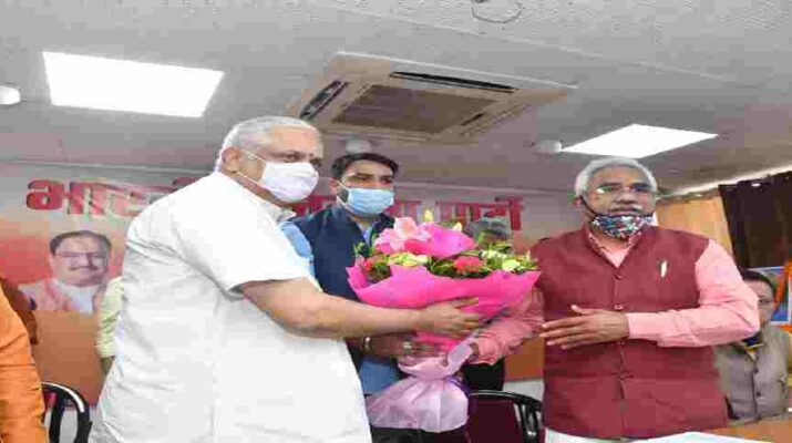 भाजपा राष्ट्रीय संगठन महामंत्री बीएल संतोष का उत्तराखंड दौरा, कहा - सोशल मीडिया के माध्यम से करना है अच्छे वातावरण का निर्माण 20 Hello Uttarakhand News »