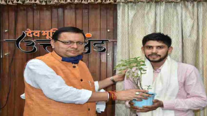 Uttarakhand: मनीष कसनियाल ने 01 जून 2021 को विश्व की सबसे ऊँची चोटी माउंट एवरेस्ट (Mount Everest) पर फहराया तिरंगा, मुख्यमंत्री धामी ने किया सम्मानित 7 Hello Uttarakhand News » Page 2 of 15