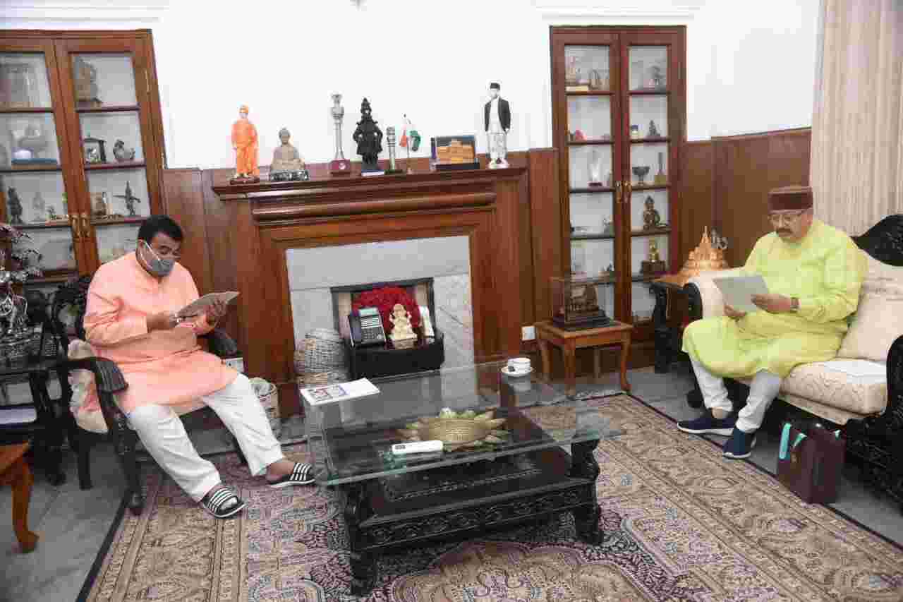 Uttarakhand: केंद्रीय मंत्री गडकरी व शेखावत से मिले महाराज, 6 राज्य मार्गों को भारत माला में शामिल करने पर बनी सहमति 3 Uttarakhand: केंद्रीय मंत्री गडकरी व शेखावत से मिले महाराज, 6 राज्य मार्गों को भारत माला में शामिल करने पर बनी सहमति 3 Hello Uttarakhand News »