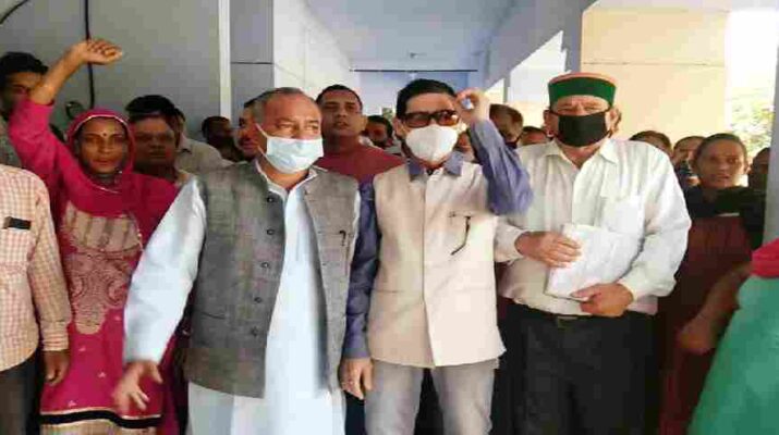 Dehradun: आरक्षित वर्गों में ही अत्यन्त गरीबों हेतु क्षैतिज आरक्षण को मोर्चा ने किया घेराव 1 Hello Uttarakhand News »