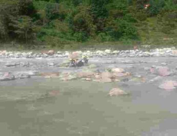 बागेश्वर (कपकोट): नदी में नहाने गये दो मासूम बहे, एक की मौत एक लापता, कपकोट हाइडिल गेट के पास नहाते समय हुए यह हादसा 2 Hello Uttarakhand News »