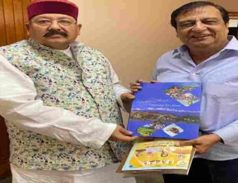 Dehradun: प्रसिद्ध फिल्म निर्माता व निर्देशक केसी बोकाड़िया ने महाराज से की मुलाकात, फिल्म स्टूडियो तथा फिल्म इंस्टीट्यूट स्थापित करने का दिया आश्वासन 3 Hello Uttarakhand News »