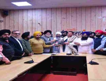 Uttarakhand: हेमकुंड साहेब रोप वे के लिए विभिन्न गुरुद्वारों के प्रतिनिधियों ने मुख्यमंत्री का जताया आभार 4 Hello Uttarakhand News &raquo;