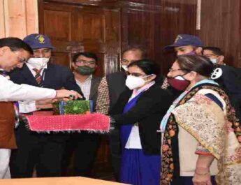 Uttarakhand: मुख्यमंत्री धामी ने की भारत स्काउट एवं गाइड के प्रतिनिधिमण्डल से शिष्टाचार भेंट, कहा-अनुशासन, सेवा भाव और परोपकार को बढ़ावा देने में भारत स्काउट एवं गाइड की महत्वपूर्ण भूमिका 2 Hello Uttarakhand News »