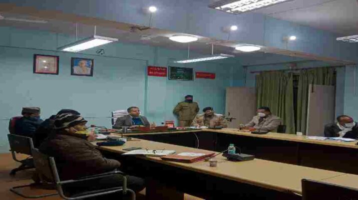 Bageshwar: जिलाधिकारी ने स्वास्थ्य एवं संबंधित अधिकारियों के साथ Covid-19 महामारी को लेकर की बैठक, संक्रमण रोकने के लिए दिए यह महत्वपूर्ण निर्देश 9 Hello Uttarakhand News »