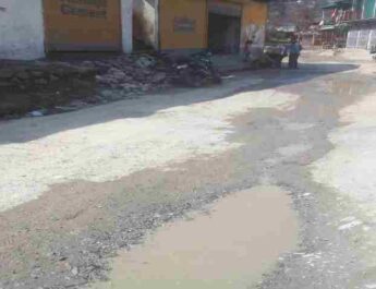 Thatyur: जौनपुर विकासखंड का थत्यूड़ ढाणा मोटर मार्ग गड्ढों के कारण बदहाल, 4 साल से लोग परेशानी 4 Hello Uttarakhand News &raquo;