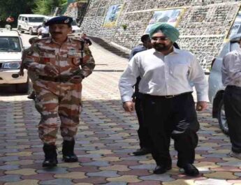 Uttarakhand: मुख्य सचिव डॉ एस.एस. संधू ने औली (Auli) पहुँचकर औली मास्टर प्लान को लेकर संबधित अधिकारियों के साथ की बैठक, औली को वर्ल्ड क्लास टूरिज्म डेस्टिनेशन के रूप में किया जा रहा है तैयार - संधू 3 Hello Uttarakhand News »