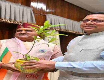 Uttarakhand: मुख्यमंत्री पुष्कर सिंह धामी से नए भाजपा प्रदेश अध्यक्ष महेंद्र भट्ट ने की शिष्टाचार भेंट, मुख्यमंत्री ने उन्हें भाजपा प्रदेश अध्यक्ष बनाए जाने पर दी बधाई 2 Hello Uttarakhand News »