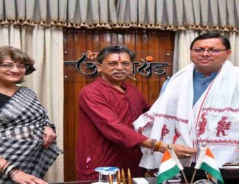 Uttarakhand: मुख्यमंत्री पुष्कर सिंह धामी ने हिमालयन सेंटर द्वारा तैयार किये गये पहाड़ी गमछे का किया लोकार्पण, कहा कि ब्रह्मकमल टोपी के बाद पहाड़ी गमछा भी राज्य की बनेगा पहचान 4 Hello Uttarakhand News »