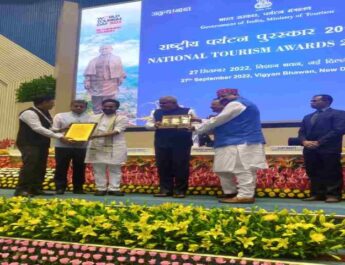 Uttarakhand Tourism: उत्तराखंड को मिला बेस्ट टूरिज्म डेस्टिनेशन अवार्ड, पर्यटन के सर्वांगीण विकास के लिए भी प्रदेश को मिला प्रथम पुरस्कार 2 Hello Uttarakhand News »