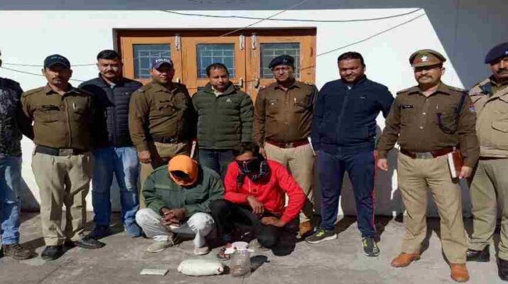 Pithoragarh: राजस्व क्षेत्र पट्टी इग्यारह देवी में हुए हत्या का पिथौरागढ़ पुलिस ने किया खुलासा, दो अभियुक्तों को किया गिरफ्तार, एक ती तलाश जारी 1 Hello Uttarakhand News »