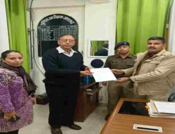 Cyber Crime Cell Dehradun: ऑनलाइन साइबर ठगी के शिकार हुए व्यक्ति के खाते में लौटाई 99,000/- 4 Hello Uttarakhand News »