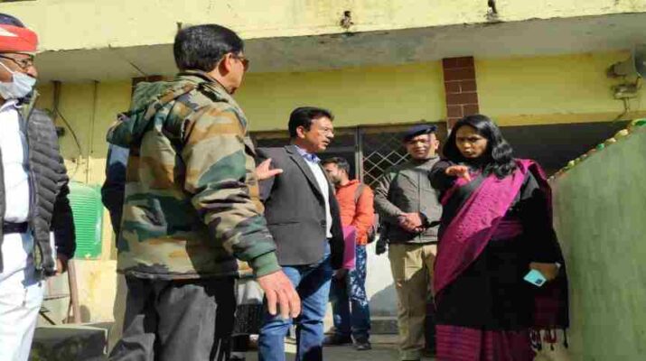 Pithoragarh: जिलाधिकारी रीना जोशी ने पिथौरागढ़ स्थित बस अड्डे के सौंदर्यीकरण कार्यों का किया स्थलीय निरीक्षण, कार्यदायी संस्था लोक निर्माण विभाग के अधिकारियों को दिए यह आवश्यक निर्देश 1 Pithoragarh: जिलाधिकारी रीना जोशी ने पिथौरागढ़ स्थित बस अड्डे के सौंदर्यीकरण कार्यों का किया स्थलीय निरीक्षण, कार्यदायी संस्था लोक निर्माण विभाग के अधिकारियों को दिए यह आवश्यक निर्देश 1 Hello Uttarakhand News » Page 2 of 2