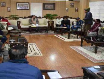 Joshimath: मुख्यमंत्री पुष्कर सिंह धामी ने भूधंसाव से प्रभावित परिवारों को अंतरिम पैकेज के पारदर्शी वितरण एवं पुनर्वास पैकेज की दर निर्धारित किए जाने हेतु गठित समिति के साथ की बैठक 2 Hello Uttarakhand News »