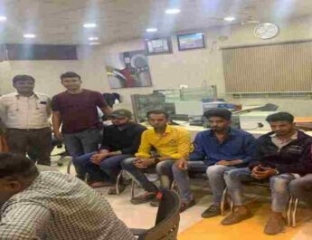 उत्तराखंड पुलिस एंड महाराष्ट्र पुलिस का औरंगाबाद जनपद में संयुक्त ऑपरेशन, कॉल सेंटर की आड़ में लोन की वापसी के लिए देश भर के लोगों से जबरन कर रहे थे वसूली 3 Hello Uttarakhand News »