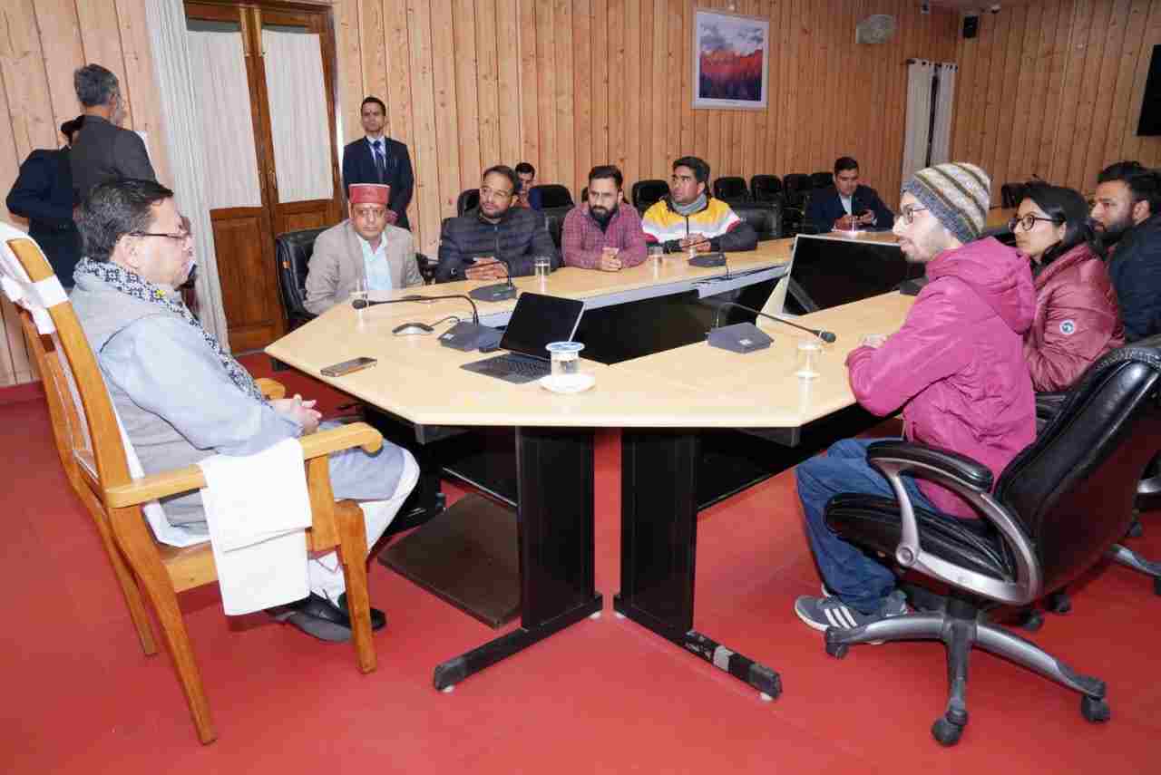 Uttarakhand: मुख्यमंत्री धामी से मिले बेरोजगार व पीसीएस मुख्य परीक्षा अभ्यर्थी संघ के प्रतिनिधि, इन अभ्यर्थियों को मिली लिखित परीक्षा में बैठने की राहत 3 Uttarakhand: मुख्यमंत्री धामी से मिले बेरोजगार व पीसीएस मुख्य परीक्षा अभ्यर्थी संघ के प्रतिनिधि, इन अभ्यर्थियों को मिली लिखित परीक्षा में बैठने की राहत 3 Hello Uttarakhand News »