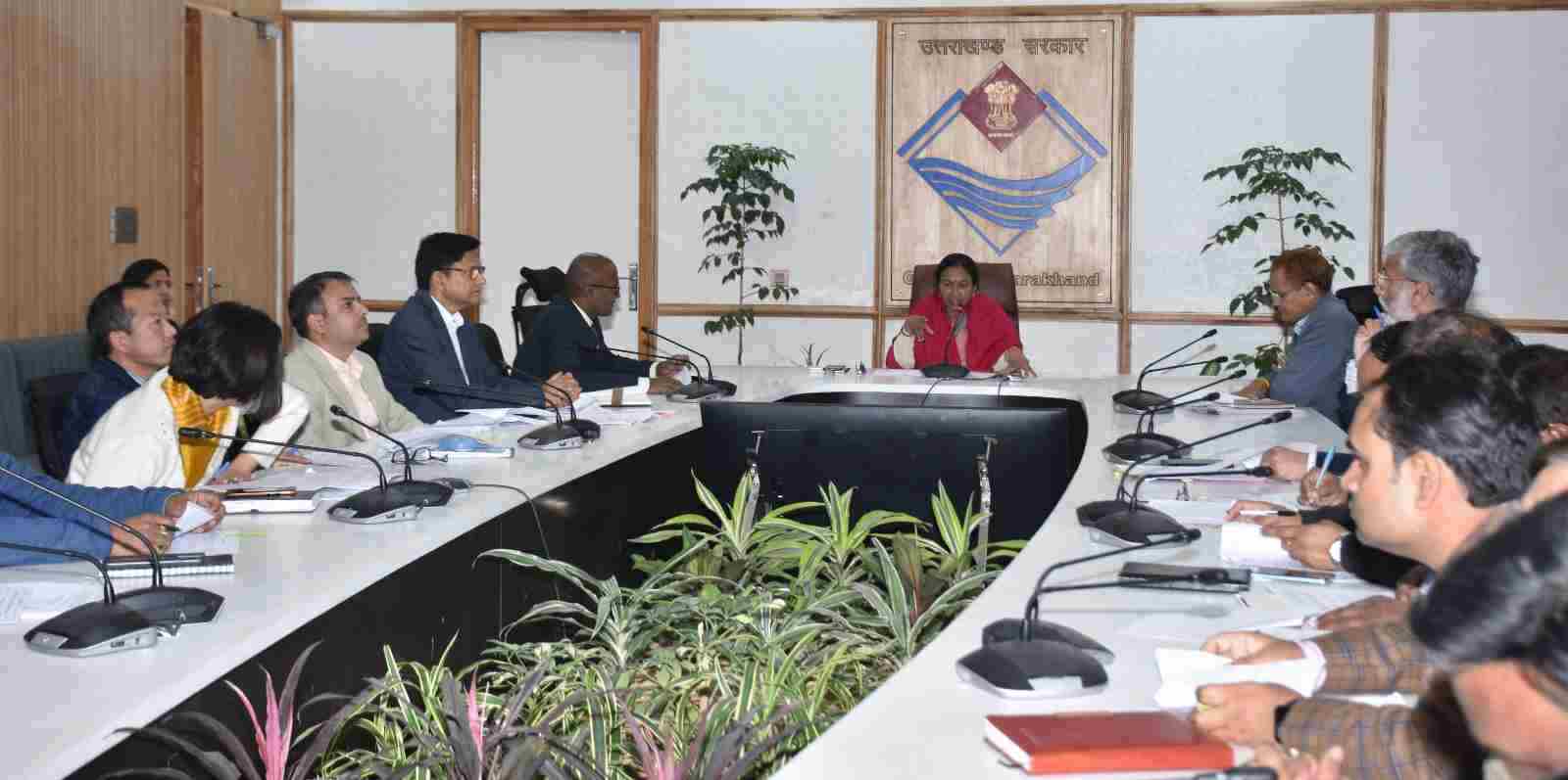 Uttarakhand: अधिकारी फाइलों पर आपत्तियां लगाने के स्थान पर अनौपचारिक तरीके से उनका त्वरित निराकरण करें - एसीएस राधा रतूड़ी 2 Hello Uttarakhand News &raquo;