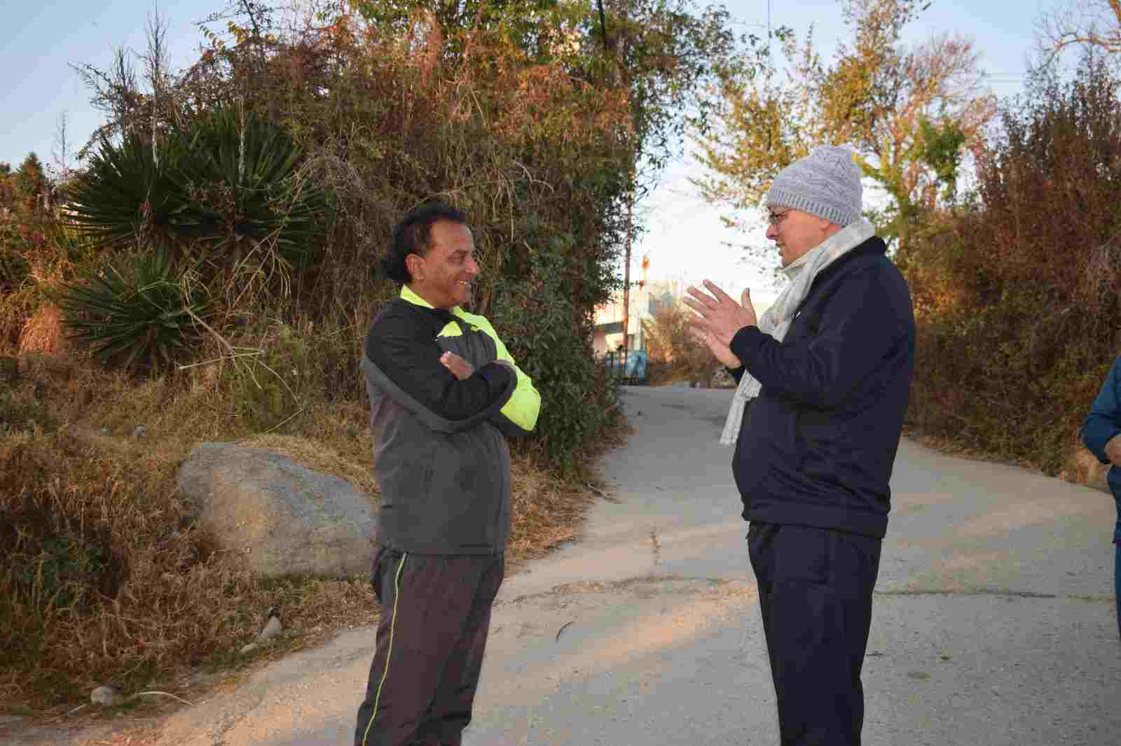 Watch Uttarakhand: चंपावत में मॉर्निंग वॉक पर निकले सीएम, विकास कार्यों पर लिया आमजन का फीडबैक तो युवाओं का भी किया उत्साहवर्धन 2 Hello Uttarakhand News »