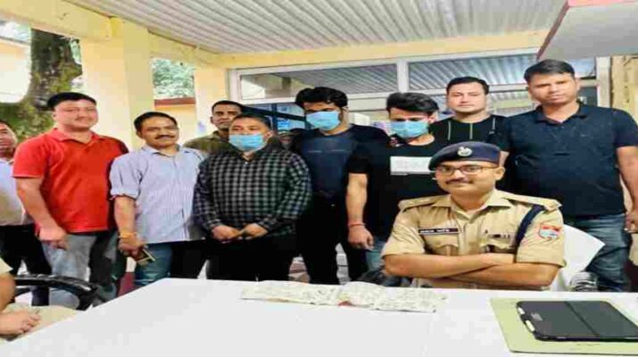 एसओजी व वन विभाग बागेश्वर की संयुक्त टीम द्वारा 340.62 ग्राम भालू की 3 पित्तियां (अनुमानित लागत 30 से 35 लाख) बरामद, 3 अभियुक्त गिरफ्तार 1 Hello Uttarakhand News »