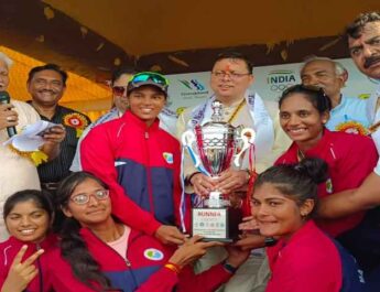 उत्तराखंड: मुख्यमंत्री पुष्कर सिंह धामी ने रूद्रपुर में 33वें राष्ट्रीय कैनो स्प्रिंट सिनियर (महिला एवं पुरुष) चैंपियनशिप में मुख्य अतिथि के तौर पर किया प्रतिभाग, प्रतियोगिता में विजेता टीमों को ट्रॉफी देकर किया सम्मानित   3 Hello Uttarakhand News »