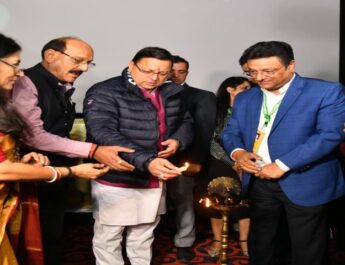 मुख्यमंत्री पुष्कर सिंह धामी ने सिल्वर सिटी में सातवें देहरादून अंतरराष्ट्रीय फिल्म फेस्टिवल में किया प्रतिभाग, शूटिंग के लिए राज्य में बड़ी संख्या में आ रहे हैं फिल्म निर्माता - मुख्यमंत्री 3 Hello Uttarakhand News »