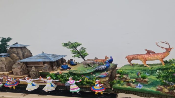 उत्तराखंड: गणतंत्र दिवस परेड में कर्तव्य पथ पर देखेगी मानसखण्ड की झांकी, उत्तराखण्ड की मानसखण्ड पर आधारित झांकी का हुआ चयन 2 Hello Uttarakhand News »