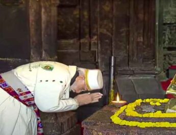  प्रधानमंत्री नरेंद्र मोदी ने श्री केदारनाथ में किया रुद्राभिषेक, प्रधानमंत्री बनने के बाद 6वीं बार पहुंचे बाबा केदार के धाम, श्री केदारनाथ में श्रद्धालुओं को दी बड़ी सौगात 2 Hello Uttarakhand News »