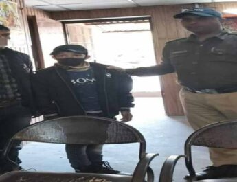 Doon Police: बिछडों का सहारा बनी दून पुलिस, घर से भटककर ऊखीमठ से देहरादून पहुंचे नाबालिग को सकुशल किया परिजनो के सुपुर्द 4 Hello Uttarakhand News »