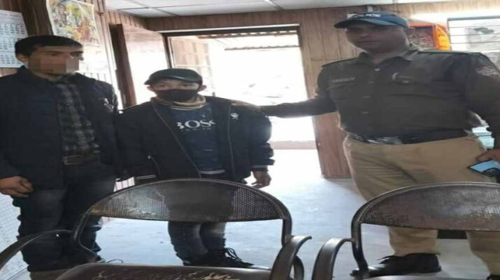 Doon Police: बिछडों का सहारा बनी दून पुलिस, घर से भटककर ऊखीमठ से देहरादून पहुंचे नाबालिग को सकुशल किया परिजनो के सुपुर्द 1 Hello Uttarakhand News »