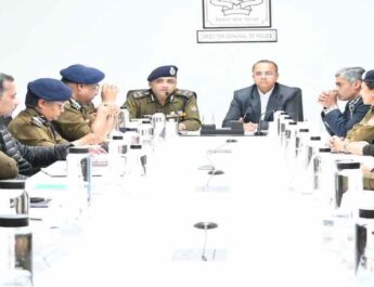 Uttarakhand Police: सचिव गृह शैलेश बगौली ने पुलिस विभाग द्वारा किये जा रहे कार्य एवं विभिन्न मुद्दों पर किया वरिष्ठ पुलिस अधिकारियों के साथ चर्चा 4 Hello Uttarakhand News »