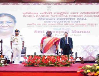 Uttarakhand: राष्ट्रपति द्रौपदी मुर्मु ने इन्दिरा गांधी राष्ट्रीय वन अकादमी देहरादून में प्रशिक्षणरत व्यावसायिक प्रशिक्षण पाठ्यक्रम के भारतीय वन सेवा के परिवीक्षार्थियों के दीक्षांत समारोह में किया प्रतिभाग, परिवीक्षार्थियों को प्रमाण पत्र व पदक किये प्रदान 4 Hello Uttarakhand News »