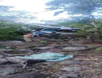 Jammu Kashmir Reasi: शिव खोड़ी मंदिर से लौट रही बस पर आतंकी हमला, 10 यात्रियों की मौत, 33 घायल 3 Hello Uttarakhand News »