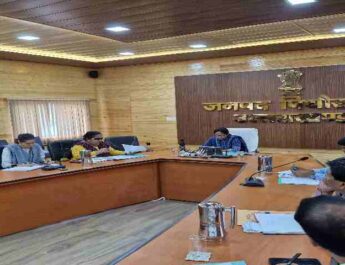 Pithoragarh: जिलाधिकारी ने हरेला पर्व की तैयारियों को लेकर अधिकारियों की ली बैठक, जनपद में 16 जुलाई से 18 जुलाई तक तीन दिवसीय हरेला पर्व के अंतर्गत लगभग 2 लाख 6 हजार विभिन्न प्रजातियों के वृक्षारोपण का रखा गया लक्ष्य 4 Hello Uttarakhand News »