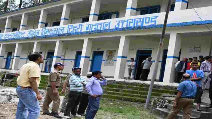 Tehri Garhwal: मुख्यमंत्री ने भिलंगना विकासखंड टिहरी के बाल गंगा एवं बूढ़ाकेदार क्षेत्र में भूस्खलन प्रभावित क्षेत्र में बचाव एवं राहत कार्य संचालित करने के अधिकारियों को दिए निर्देश 4 Hello Uttarakhand News »