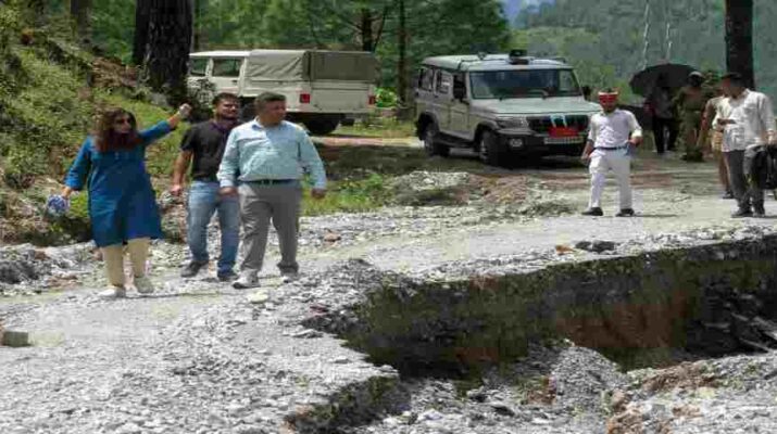 बागेश्वर: डीएम ने किया आपदाग्रस्त इलाकों का निरीक्षण, दिए यह निर्देश 1 Hello Uttarakhand News »