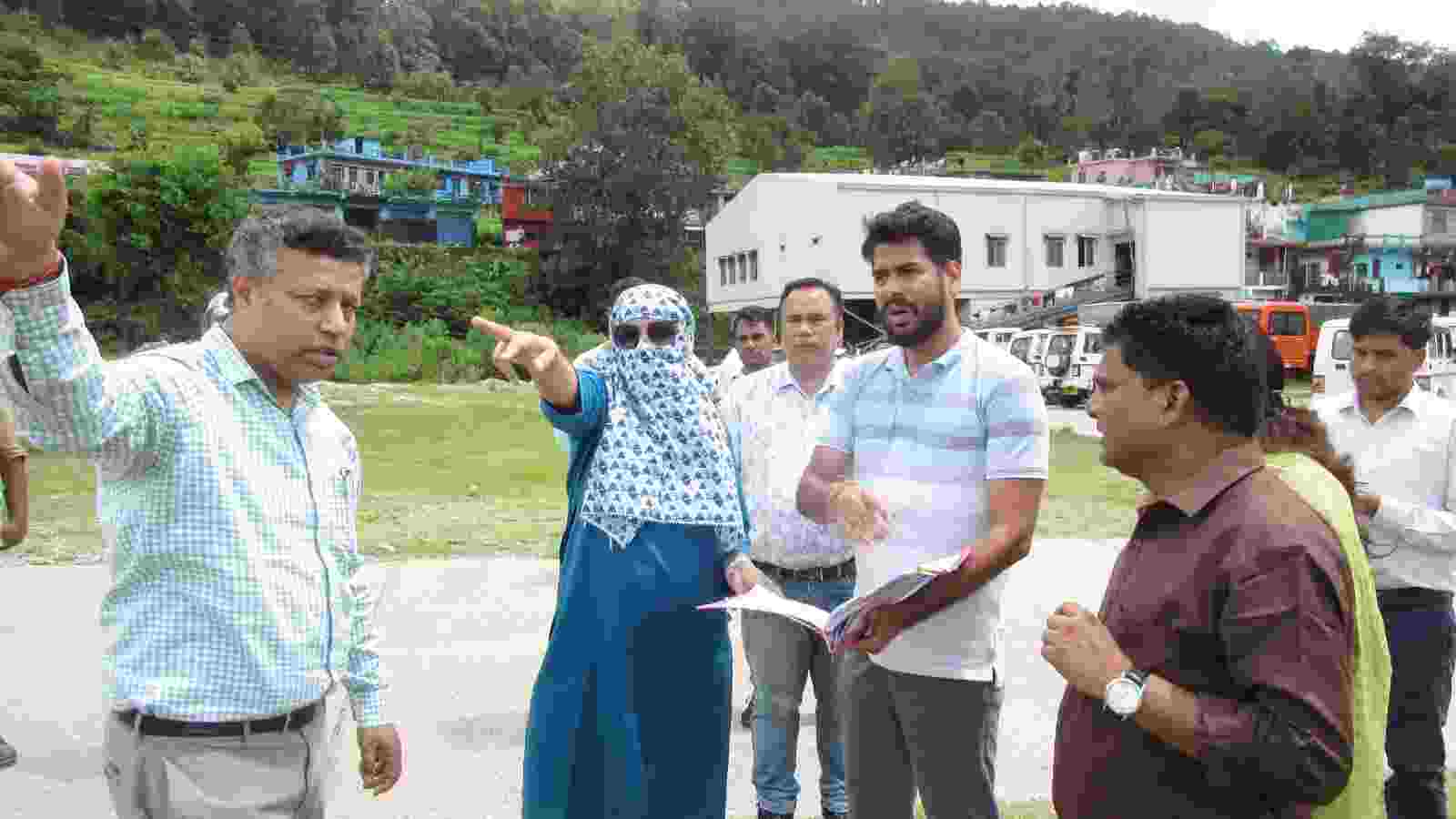 बागेश्वर: डीएम ने किया आपदाग्रस्त इलाकों का निरीक्षण, दिए यह निर्देश 2 Hello Uttarakhand News »